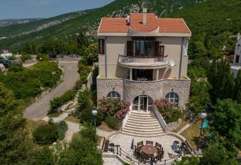 Apartmani Ivana has Balcony rooms