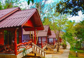 Ban Tai Resort has Balcony rooms