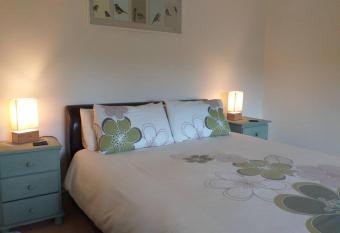 Nick & Sandra s allows 18 year olds to book a room