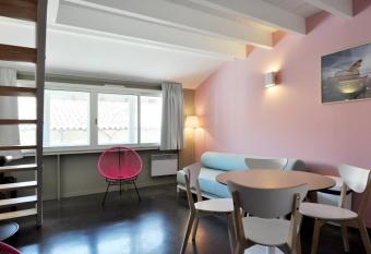 Temporesidence Chateauneuf has Balcony rooms