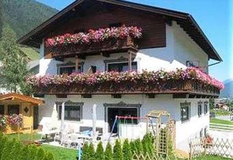 Pension Kristall has Balcony rooms