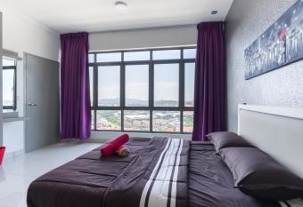 Comfort Zone Premium Guesthouse @ Evo Bangi allows 18 year olds to book a room