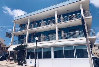 Hotel Jonic has Balcony rooms