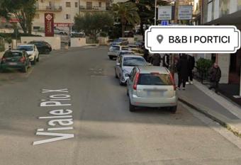 B&b I portici has Balcony rooms