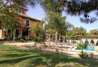 La Toscana allows 18 year olds to book a room