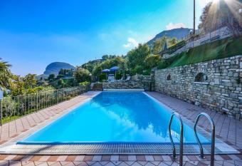 Casa Elka appartamento 7 has Balcony rooms