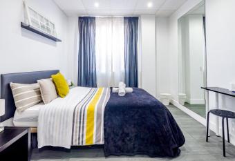 A&Z ULISES allows 18 year olds to book a room