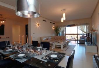 Sweet Jacob s Appartment Gueliz City Center has rooms with a private hot tub