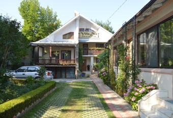 Vila Villador has Balcony rooms