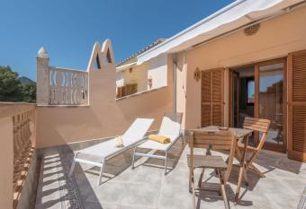 Sa Torre iii has Balcony rooms