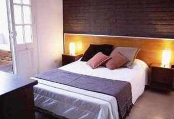 Hostel Carlos Gardel allows 18 year olds to book a room