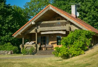 Kangru Holiday Home allows 18 year olds to book a room