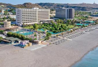 Esperos Palace Resort allows 18 year olds to book a room