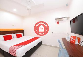 OYO 575 Hotel Dns allows 18 year olds to book a room