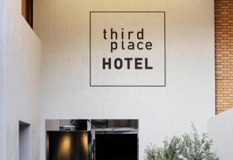 Third Place Hotel has Smoking rooms