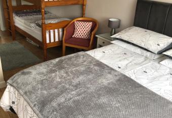 The Annexe Room Hea Close has Balcony rooms