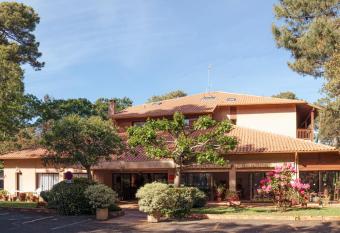 R  sidence H  teli  re les Acanthes allows 18 year olds to book a room