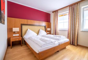 Relax Inn M  hlengarten - Self Check-In & Free Parking has Balcony rooms