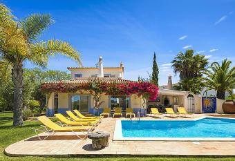 4 bedrooms villa with city view private pool and enclosed garden at Carvoeiro 2 km away from the beach has Balcony rooms