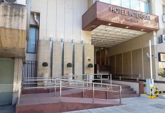 Hotel Intersur San Telmo allows 18 year olds to book a room