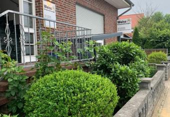 Ferienwohnung 2 mit Garten allows 18 year olds to book a room