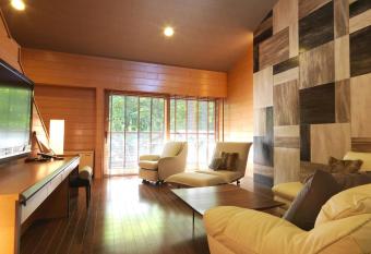 Jozankei Tsuruga Resort Spa Mori no Uta has rooms with a private hot tub