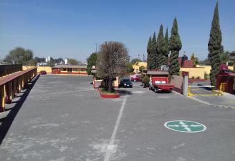 Promotora Hotelera Tocuila allows 18 year olds to book a room