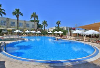 Mandarin Resort & Spa has Balcony rooms