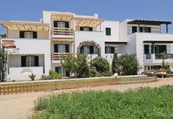 Elpidas studios has Balcony rooms