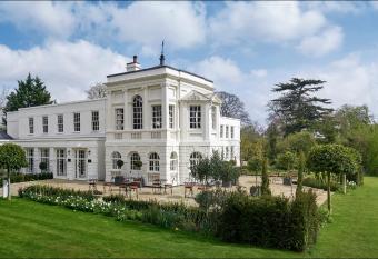 Monkey Island Estate - Small Luxury Hotels of the World allows 18 year olds to book a room