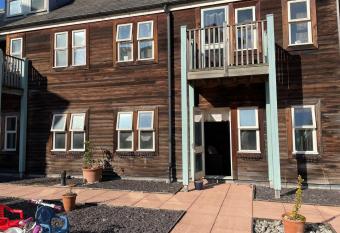 69D Victoria Street has Balcony rooms