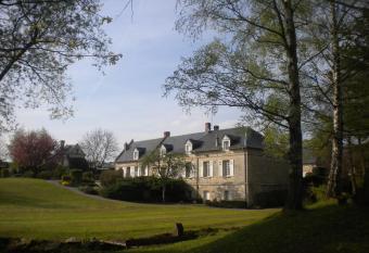Le Moulin De Laval has Balcony rooms