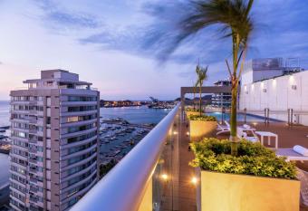 Hilton Garden Inn Santa Marta allows 18 year olds to book a room