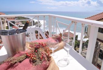 Brati II Beach Hotel has Balcony rooms