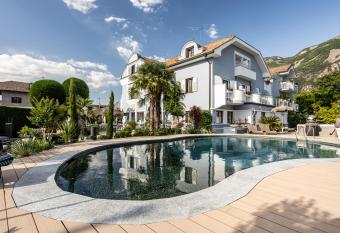 Hotel Villa Groff has Balcony rooms