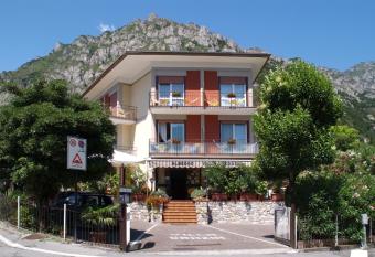 Hotel Villa Grazia has Balcony rooms