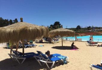 Laguna Bah  a, Algarrobo allows 18 year olds to book a room