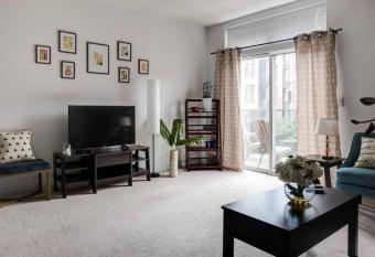 Third Ward 1 and 2 BR with Patio by Frontdesk allows 18 year olds to book a room