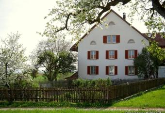 Matthis-Hof allows 18 year olds to book a room