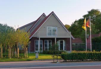 B&B Riche Terre allows 18 year olds to book a room