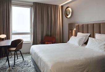 DoubleTree by Hilton Lyon Eurexpo has Balcony rooms