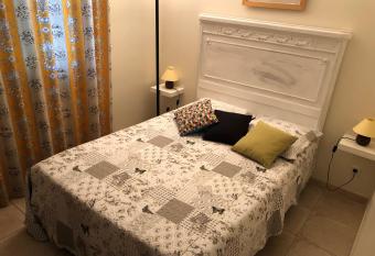 La table de Magali devient Jac Soul allows 18 year olds to book a room