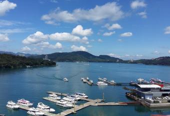 Yi Da Lakeside Hotel has Balcony rooms