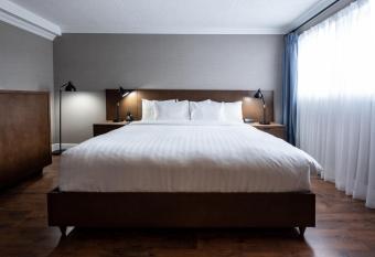 Prestige Mountain Resort Rossland has rooms with a private hot tub