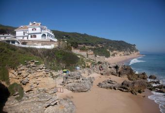 Hostal Mar de Frente allows 18 year olds to book a room