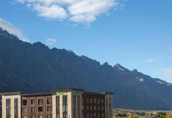 Wyndham Garden Queenstown allows 18 year olds to book a room