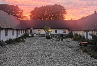 Sk  lleng  rden has Balcony rooms