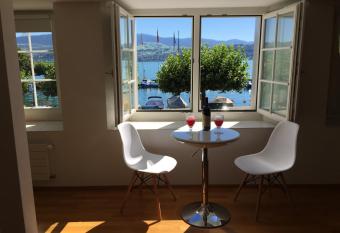 Gem  tliche Ferienwohnung Z  richsee, Seeblick, am Hafen St  fa allows 18 year olds to book a room