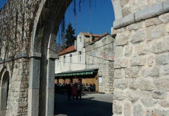 Apartman -stan u centru allows 18 year olds to book a room