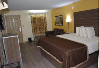 Southern Inn Lumberton allows 18 year olds to book a room